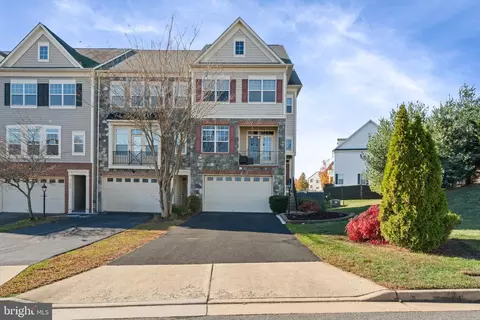 34 Pike Pl, Stafford, VA 22556