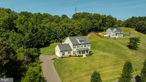 29 Fleetwood Farm Ln, Fredericksburg, VA 22405