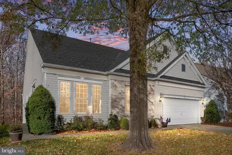 10 Covington Dr, Fredericksburg, VA 22406