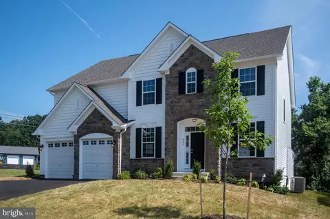 623 Plainview Dr, Fredericksburg, VA 22405