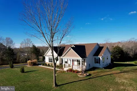 104 Ireland Dr, Fredericksburg, VA 22406
