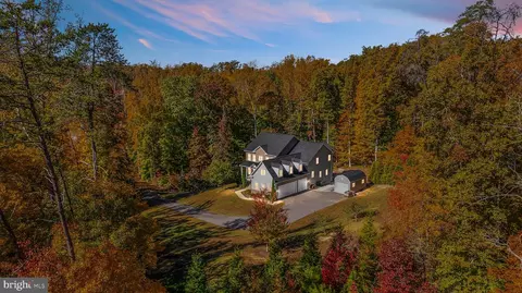 90 Herdmont Dr, Fredericksburg, VA 22406