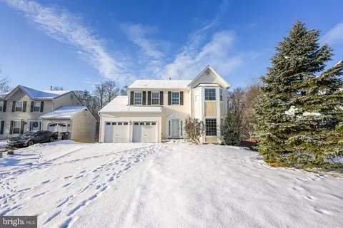2 Lakeside Dr, Stafford, VA 22554