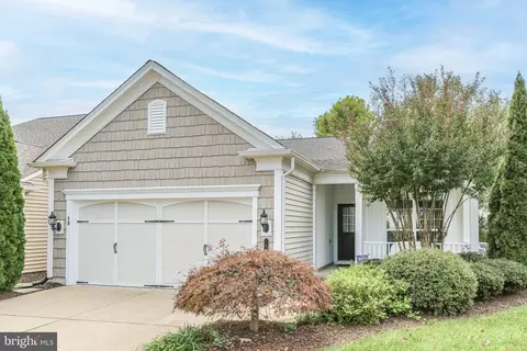 18 Sturgeon Dr, Fredericksburg, VA 22406