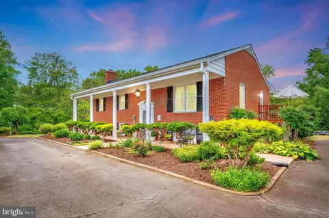 22 Ivan Ln, Fredericksburg, VA 22406