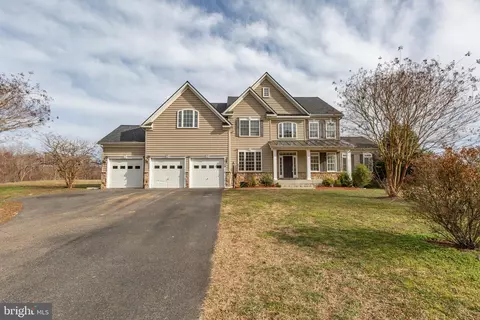 15 Scottsdale Dr, Fredericksburg, VA 22405