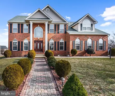 20 Walnut Farms Pkwy, Fredericksburg, VA 22405