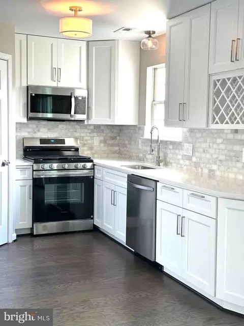 208 Kings Crest Dr, Stafford, VA 22554