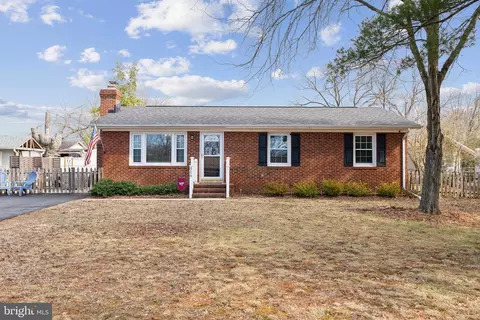 516 Edwards Dr, Fredericksburg, VA 22405