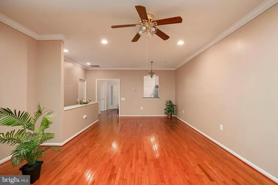 Living - 94 Aspen Hill Dr #23-2, Fredericksburg, VA 22406 photo 3 of 5