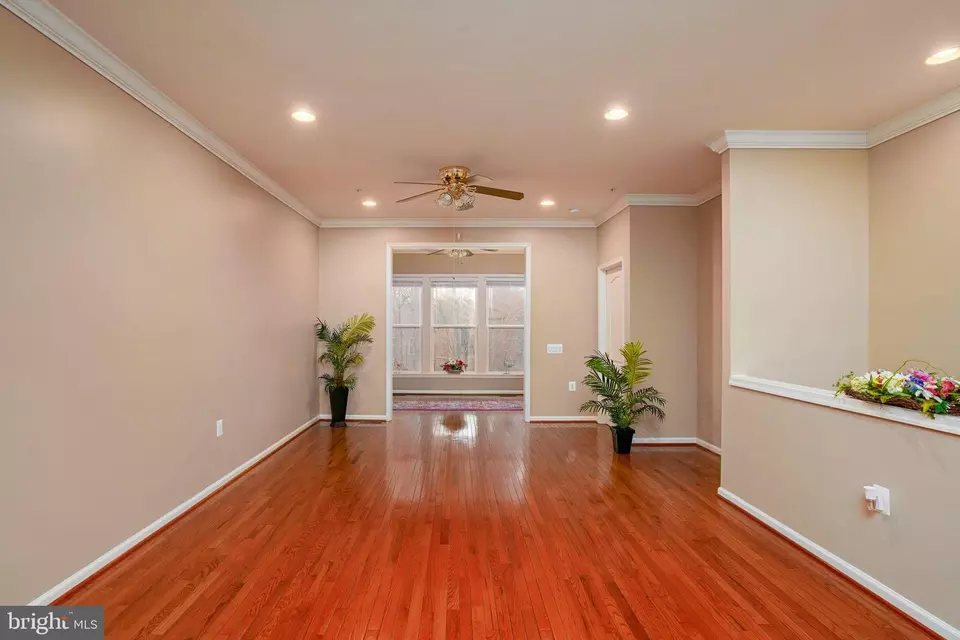 Living - 94 Aspen Hill Dr #23-2, Fredericksburg, VA 22406 photo 4 of 5