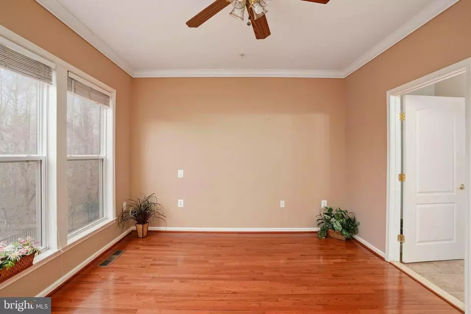 Living - 94 Aspen Hill Dr #23-2, Fredericksburg, VA 22406 photo 5 of 5