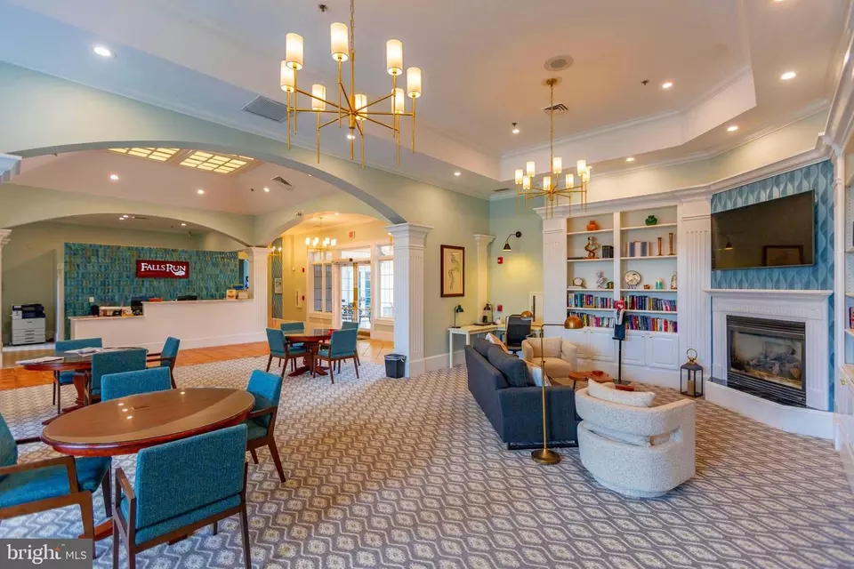View/Area - 94 Aspen Hill Dr #23-2, Fredericksburg, VA 22406 photo 3 of 5