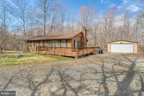 91 Hidden Lake Dr, Stafford, VA 22556