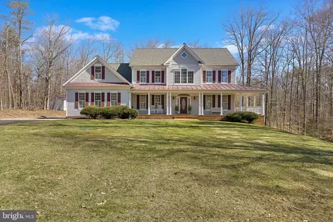 8 Holly Ct, Stafford, VA 22556
