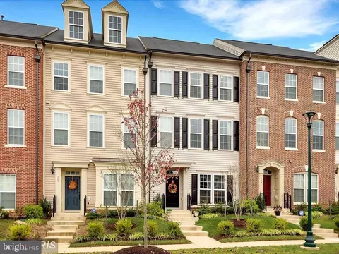 107 Almond Dr, Stafford, VA 22554