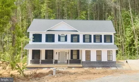 805 Stefaniga Rd, Stafford, VA 22556
