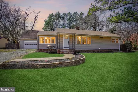 15 Wakefield Ave, Fredericksburg, VA 22405