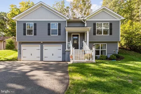 1015 Harbour Dr, Stafford, VA 22554