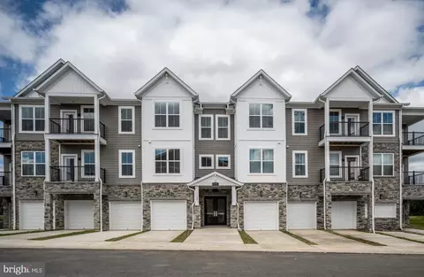 19 Artemisia Way #405, Stafford, VA 22554