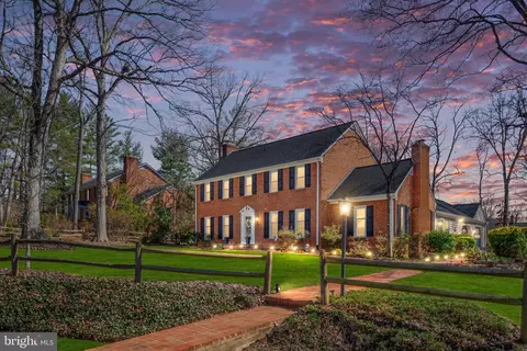 7 Hunters Ct, Fredericksburg, VA 22405
