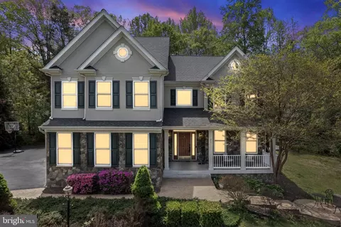 25 Gibson Dr, Fredericksburg, VA 22406