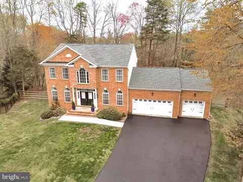 8 Crystal Ct, Fredericksburg, VA 22405
