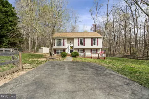 6 Laurel Ln, Stafford, VA 22556