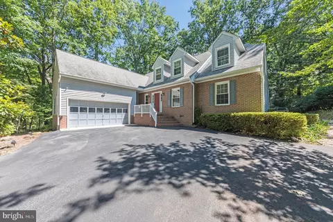 2008 Midshipman Dr, Stafford, VA 22554