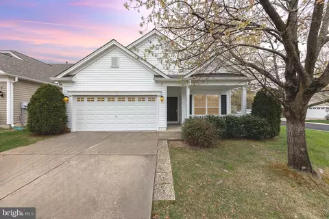 11 Hanover Dr, Fredericksburg, VA 22406