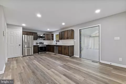 517 Decatur Rd, Stafford, VA 22554