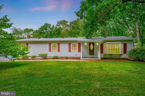 82 Hall Ln, Fredericksburg, VA 22406