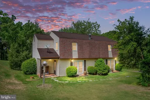 866 Truslow Rd, Fredericksburg, VA 22406