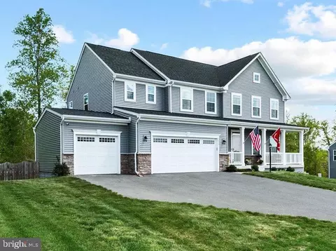 213 Southern View Dr, Fredericksburg, VA 22405