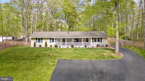 8 Colyer Rd, Fredericksburg, VA 22406