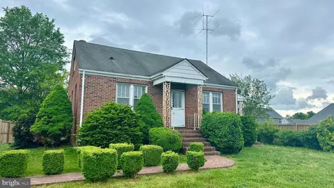 11 Strawberry Ln, Fredericksburg, VA 22405