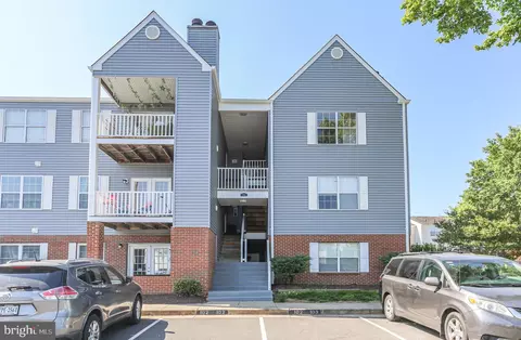 102 Picadilly Ln #201, Stafford, VA 22556