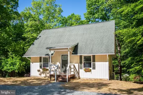 695 Bethel Church Rd, Fredericksburg, VA 22405