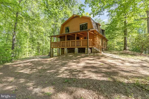 816 Hartwood Rd, Fredericksburg, VA 22406