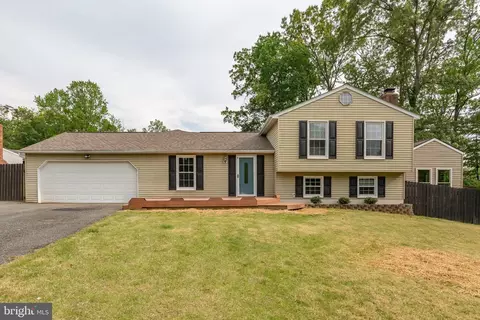 9 Fairfield Ct, Stafford, VA 22554