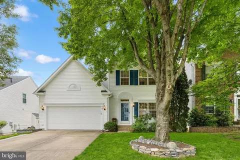 8 Candleridge Ct, Stafford, VA 22554