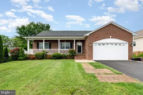 271 Deacon Rd, Fredericksburg, VA 22405
