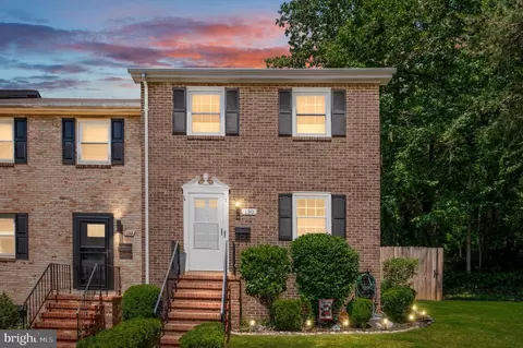 130 Falmouth Dr, Fredericksburg, VA 22405