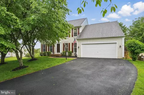 8 New Brunswick Ct, Stafford, VA 22554