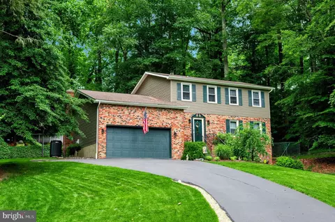 5 Woodflower Ct, Stafford, VA 22554