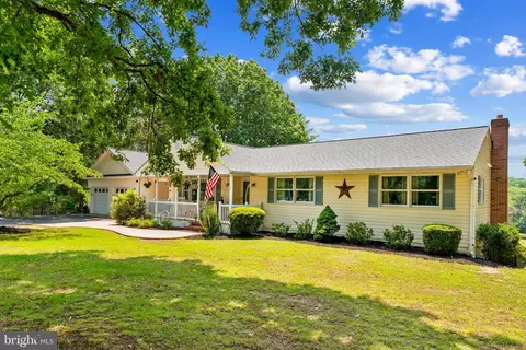 1039 Mountain View Rd, Fredericksburg, VA 22406