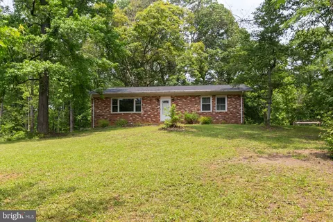 2 Macgregor Ridge Rd, Stafford, VA 22554