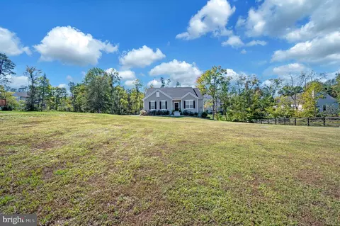 21 Walnut Grove Dr, Fredericksburg, VA 22406