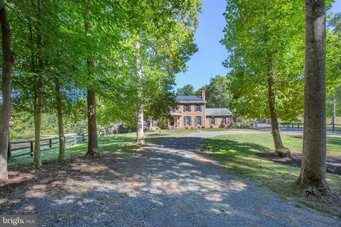 1000 Queen Anne Dr, Fredericksburg, VA 22406