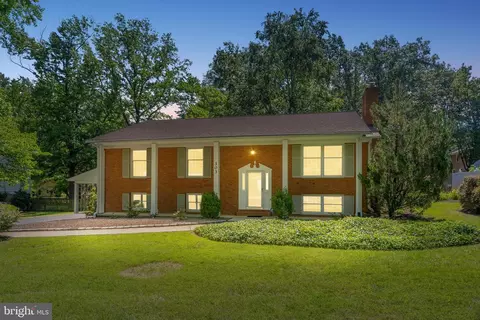 303 Camden Dr, Fredericksburg, VA 22405